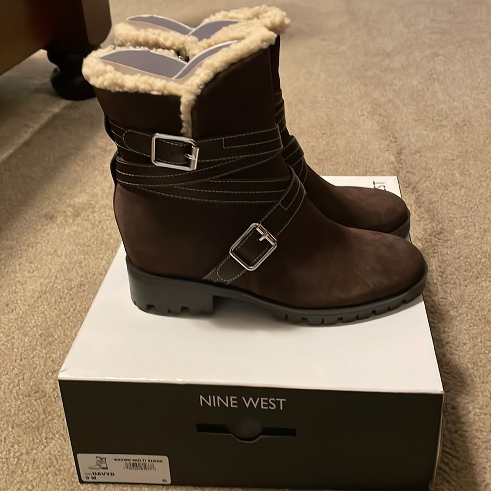 Women’s  size 9M NINE WEST Brown Multi Suede boots